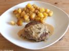 Fleischpflanzerl mit Pfefferrahmsoße - Rezept