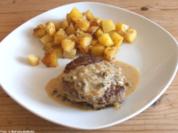 Rezept: Fleischpflanzerl mit Pfefferrahmsoße Fleischpflanzerl mit Pfefferrahmsoße - Rezept