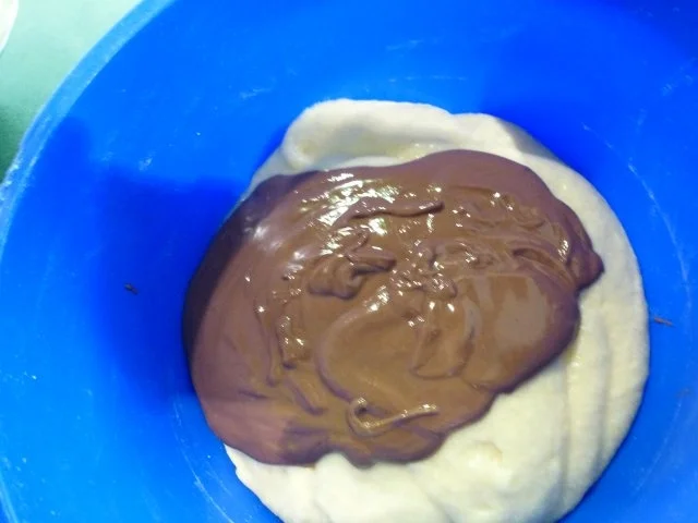 Gugelhupf mit Dreierlei Schokolade - Rezept - Bild Nr. 8