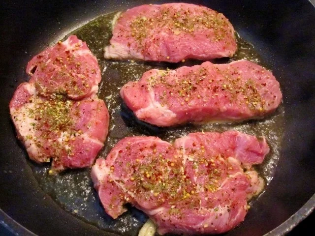 Schweine-Schnitzelchen aus der Auflauf-Form - Rezept - Bild Nr. 3