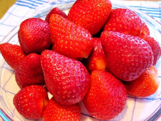 Rezept: Erdbeer-Dessert ... Bild Nr. 2 Erdbeer-Dessert ... - Rezept - Bild Nr. 2