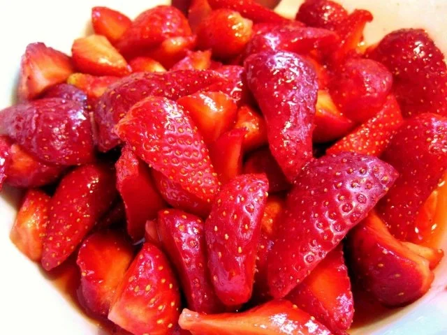 Rezept: Erdbeer-Dessert ... Bild Nr. 3 Erdbeer-Dessert ... - Rezept - Bild Nr. 3