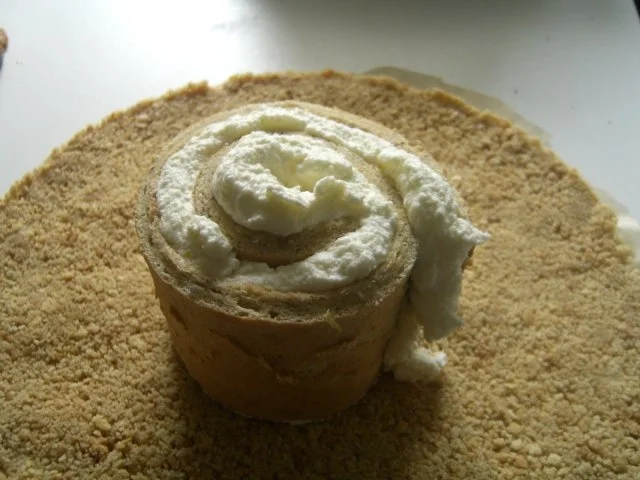 Rezept: "Wickeltorte" mit Zitronencreme Bild Nr. 6 "Wickeltorte" mit Zitronencreme - Rezept - Bild Nr. 6