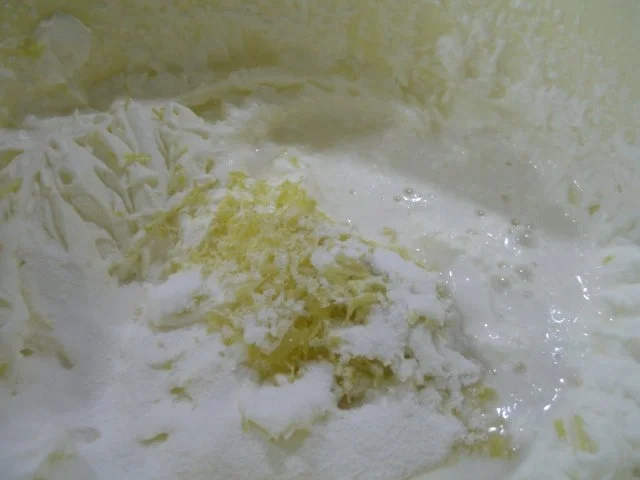 Rezept: "Wickeltorte" mit Zitronencreme Bild Nr. 8 "Wickeltorte" mit Zitronencreme - Rezept - Bild Nr. 8