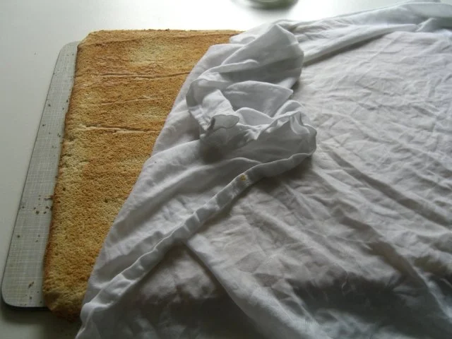 Rezept: "Wickeltorte" mit Zitronencreme Bild Nr. 10 "Wickeltorte" mit Zitronencreme - Rezept - Bild Nr. 10