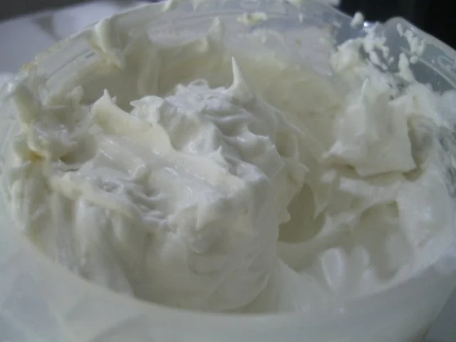 Rezept: "Wickeltorte" mit Zitronencreme Bild Nr. 15 "Wickeltorte" mit Zitronencreme - Rezept - Bild Nr. 15