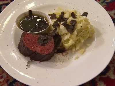 Chateaubriand an handgemachter Pasta serviert in Parmigiano  Reggiano (Daniela Michalski) - Rezept