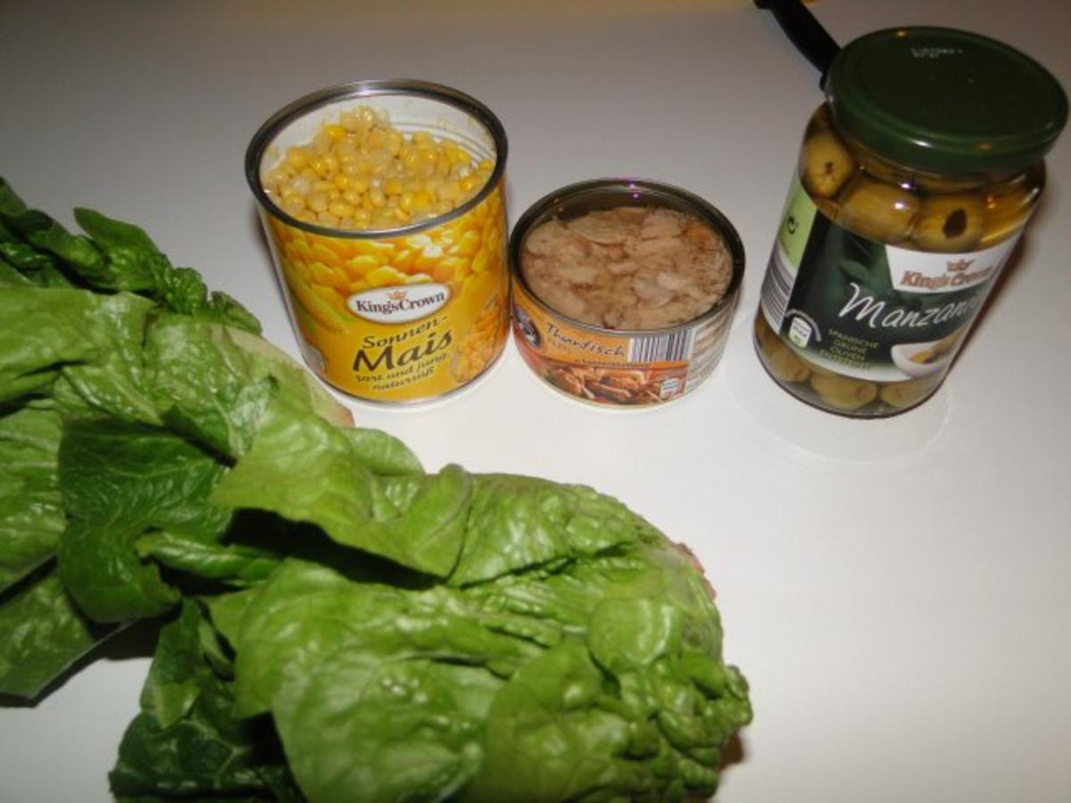Schüssel mit gemischten Salat mit Köstlichkeiten für meine Kumpels, abends zum Song Contes - Rezept - Bild Nr. 2