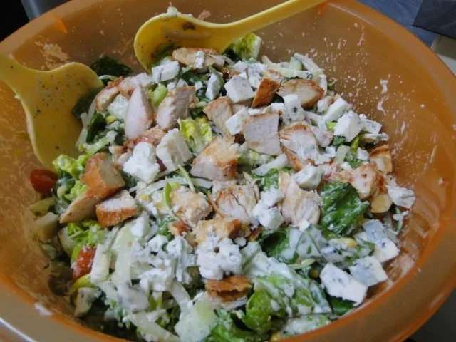 Schüssel mit gemischten Salat mit Köstlichkeiten für meine Kumpels, abends zum Song Contes - Rezept - Bild Nr. 6