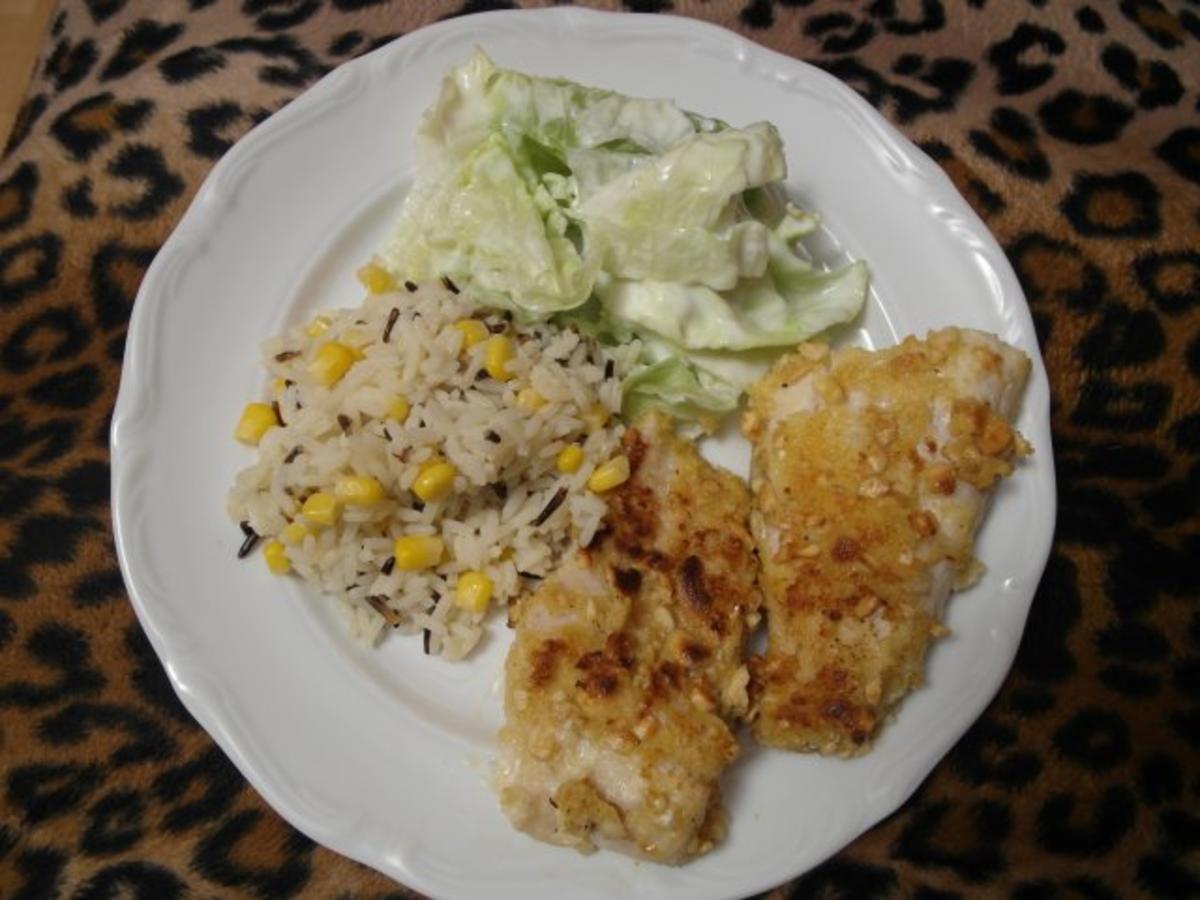 Zanderfilet mit Reis und grünem Salat mit Joghurt-Dressing - Rezept