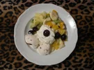 Frischer Obstsalat mit Walnusseis - Rezept