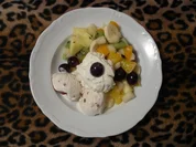 Frischer Obstsalat mit Walnusseis - Rezept