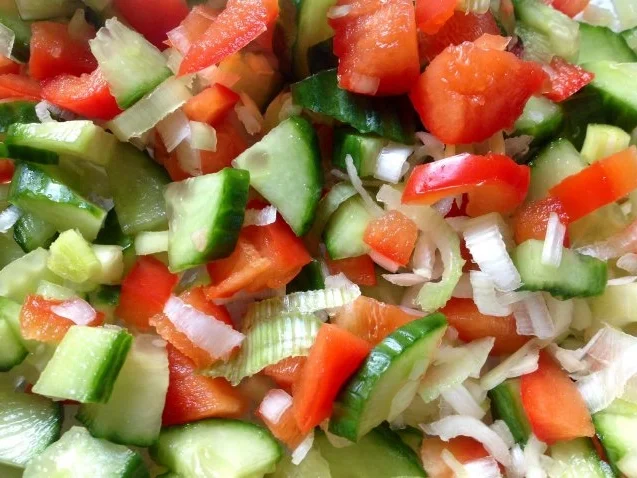 Rezept: Zaziki mit Gemüse Bild Nr. 5 Zaziki mit Gemüse - Rezept - Bild Nr. 5