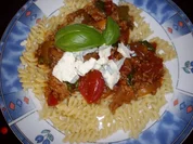 hackfleischpfanne mit basillikum und gorgonzola käse - Rezept