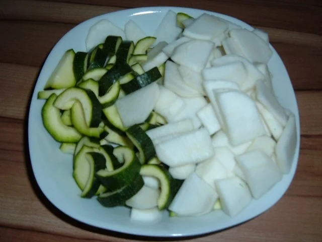 Rezept: Hack : mit Mairüben und Zucchini Bild Nr. 4 Hack : mit Mairüben und Zucchini - Rezept - Bild Nr. 4