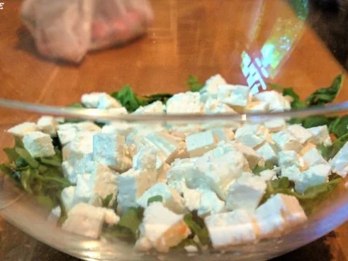 Rezept: lauwarme Panzanella mit grünem Spargel, Tomaten und Schafskäse Bild Nr. 6 lauwarme Panzanella mit grünem Spargel, Tomaten und Schafskäse - Rezept - Bild Nr. 6