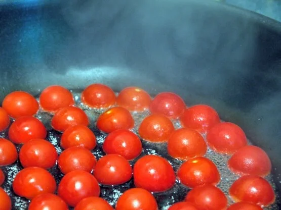 Rezept: lauwarme Panzanella mit grünem Spargel, Tomaten und Schafskäse Bild Nr. 16 lauwarme Panzanella mit grünem Spargel, Tomaten und Schafskäse - Rezept - Bild Nr. 16