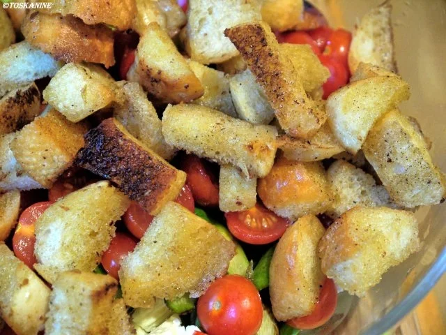 Rezept: lauwarme Panzanella mit grünem Spargel, Tomaten und Schafskäse Bild Nr. 18 lauwarme Panzanella mit grünem Spargel, Tomaten und Schafskäse - Rezept - Bild Nr. 18