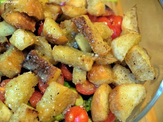 Rezept: lauwarme Panzanella mit grünem Spargel, Tomaten und Schafskäse Bild Nr. 19 lauwarme Panzanella mit grünem Spargel, Tomaten und Schafskäse - Rezept - Bild Nr. 19