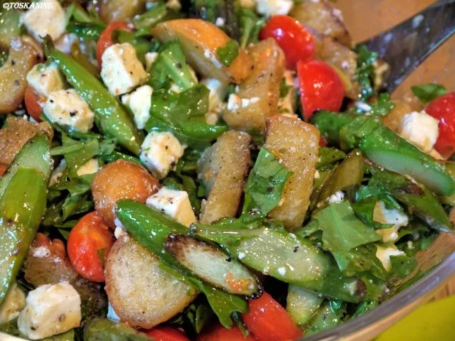 Rezept: lauwarme Panzanella mit grünem Spargel, Tomaten und Schafskäse Bild Nr. 20 lauwarme Panzanella mit grünem Spargel, Tomaten und Schafskäse - Rezept - Bild Nr. 20