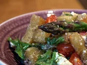 Rezept: lauwarme Panzanella mit grรผnem Spargel, Tomaten und Schafskรคse lauwarme Panzanella mit grรผnem Spargel, Tomaten und Schafskรคse - Rezept