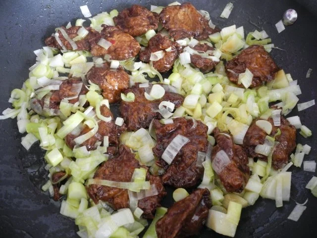 Paprika - Vleisch süss sauer in Tomatensaft an gebutterter Spargel - Pasta - Rezept - Bild Nr. 8