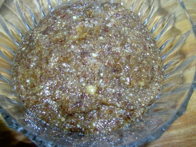 Rezept: Dunkles Nußmarzipan Rohmasse Dunkles Nußmarzipan Rohmasse - Rezept