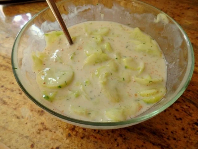 Gurkensalat mit Zimt-Buttermilch-Dressing - Rezept