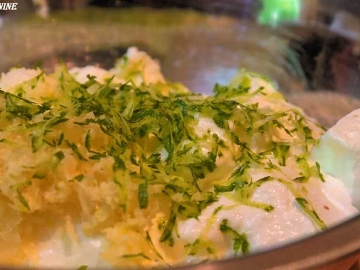 Rezept: Marokkanische Hähnchen-Spargelpfanne mit Knoblauchdip und wilden Tomaten Bild Nr. 2 Marokkanische Hähnchen-Spargelpfanne mit Knoblauchdip und wilden Tomaten - Rezept - Bild Nr. 2