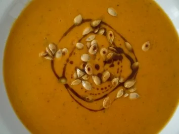 Rezept: Kürbissüppchen Bild Nr. 2 Kürbissüppchen - Rezept - Bild Nr. 2