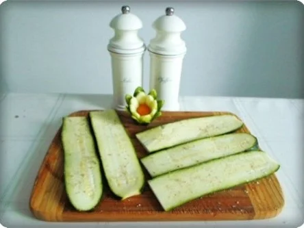 Party Zucchiniröllchen mit Wiener Knusperbraten gefüllt - Rezept - Bild Nr. 6