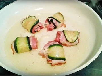 Party Zucchiniröllchen mit Wiener Knusperbraten gefüllt - Rezept - Bild Nr. 14