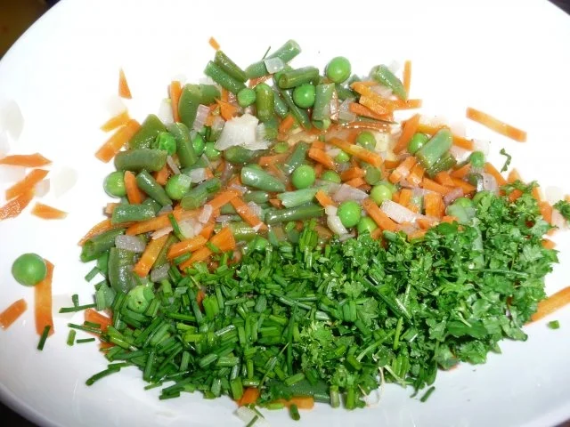 Nudelsalat zu Schwenkbraten, Salat und Baguette - Rezept - Bild Nr. 3