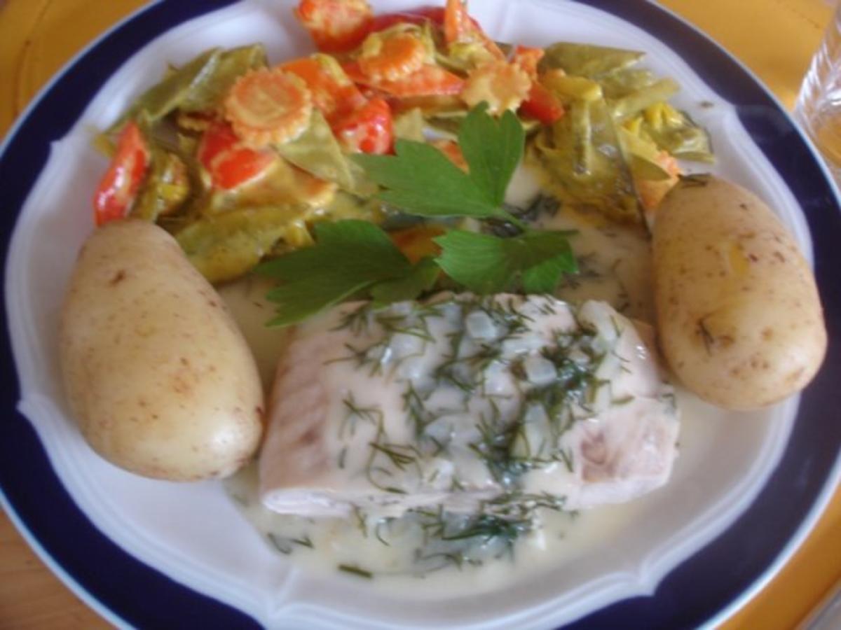 Wildlachsfilet mit Dillsauce, Frühkartoffeln und Gemüse - Rezept ...