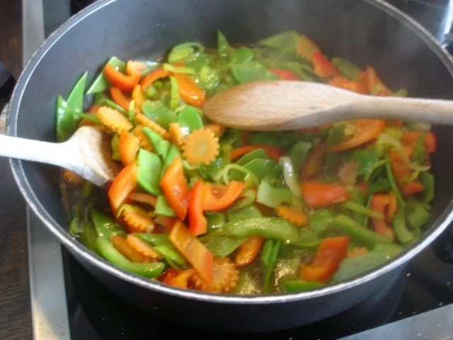 Wildlachsfilet mit Dillsauce, Frühkartoffeln und Gemüse - Rezept - Bild Nr. 14