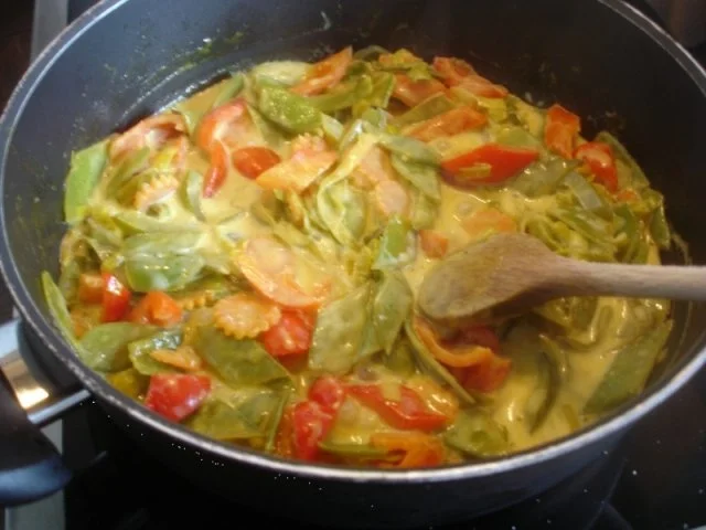 Wildlachsfilet mit Dillsauce, Frühkartoffeln und Gemüse - Rezept - Bild Nr. 17