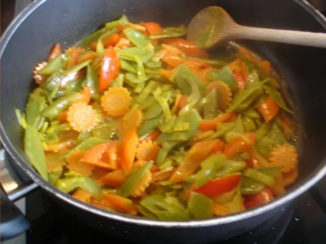 Wildlachsfilet mit Dillsauce, Frühkartoffeln und Gemüse - Rezept - Bild Nr. 16