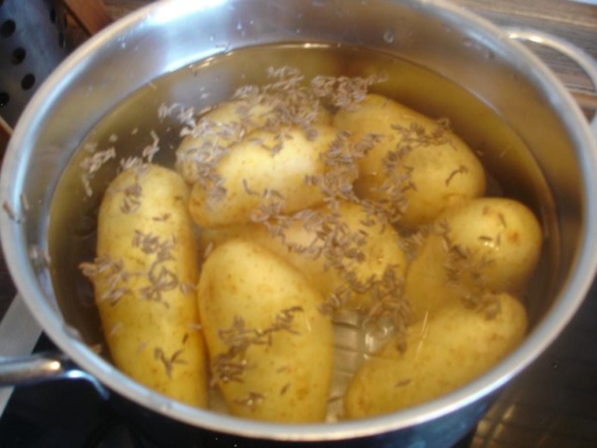 Wildlachsfilet mit Dillsauce, Frühkartoffeln und Gemüse - Rezept - Bild Nr. 6
