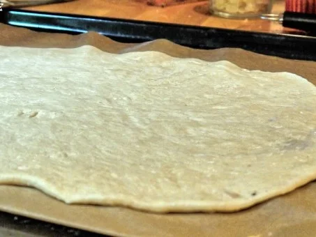 Rezept: Flammkuchen mit grünem Spargel und Tomaten Bild Nr. 12 Flammkuchen mit grünem Spargel und Tomaten - Rezept - Bild Nr. 12