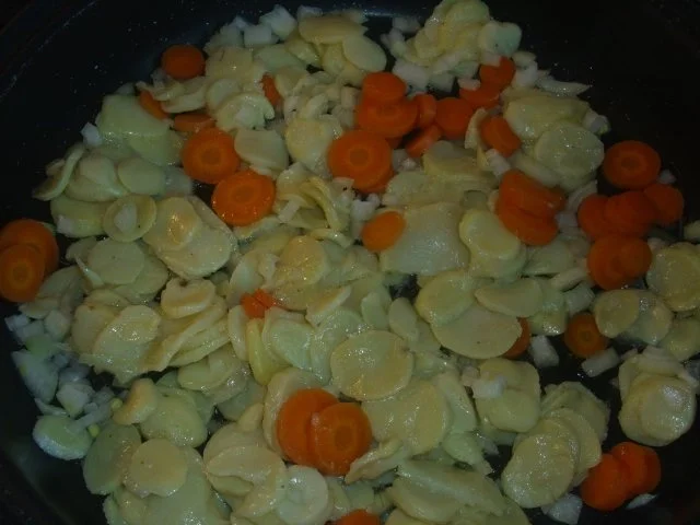 Rezept: Gemüsepfanne mit Mozzarella Bild Nr. 2 Gemüsepfanne mit Mozzarella - Rezept - Bild Nr. 2