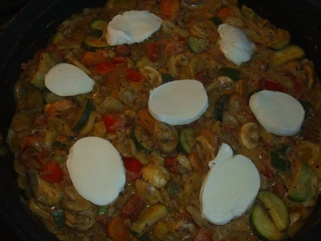 Rezept: Gemüsepfanne mit Mozzarella Bild Nr. 5 Gemüsepfanne mit Mozzarella - Rezept - Bild Nr. 5