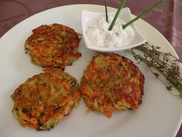 Kartoffel -Gemüse-Rösti mit Joghurt -Dip - Rezept