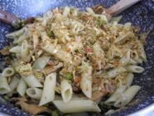 Vegan aus dem Wok : Veggi-Döner-Vleisch mit Kamut-Pasta und Erbsen - Rezept