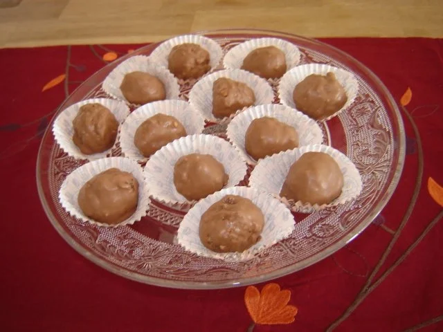 Rezept: Schokopralinen a La Ferrero Rocher Schokopralinen a La Ferrero Rocher - Rezept