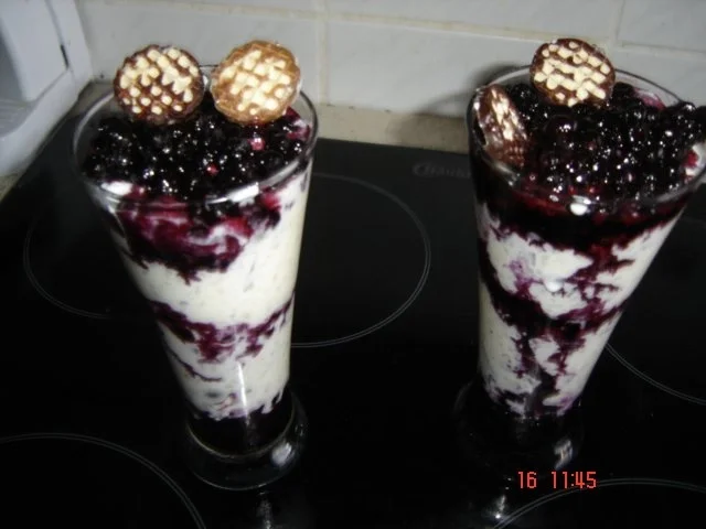 Heidelbeer-Milchreis-Becher - Rezept