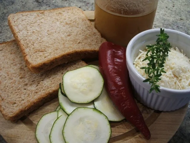 Rezept: Toast: Toast mit Parmasan-Honig-Haube Bild Nr. 2 Toast: Toast mit Parmasan-Honig-Haube - Rezept - Bild Nr. 2