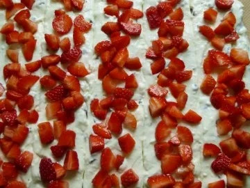 Erdbeer-Erfrischungsstäbchen-Torte - Rezept - Bild Nr. 14