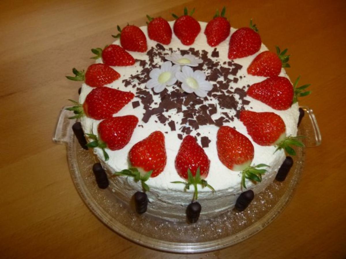 Bilder für Erdbeer-Erfrischungsstäbchen-Torte - Rezept