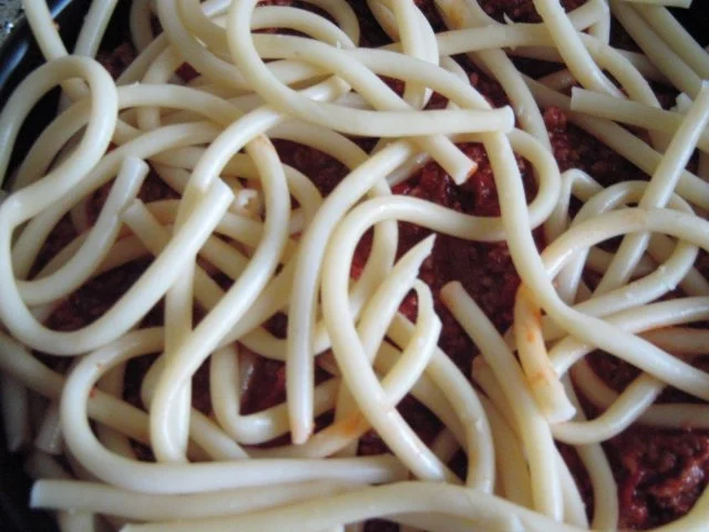 Rezept: Makkaroni-Torte á la Bolognese Bild Nr. 5 Makkaroni-Torte á la Bolognese - Rezept - Bild Nr. 5