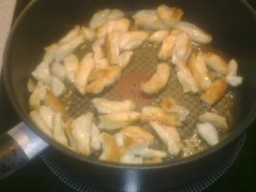 warmer Nudelsalat mit Hähnchenbrustfilet - Rezept